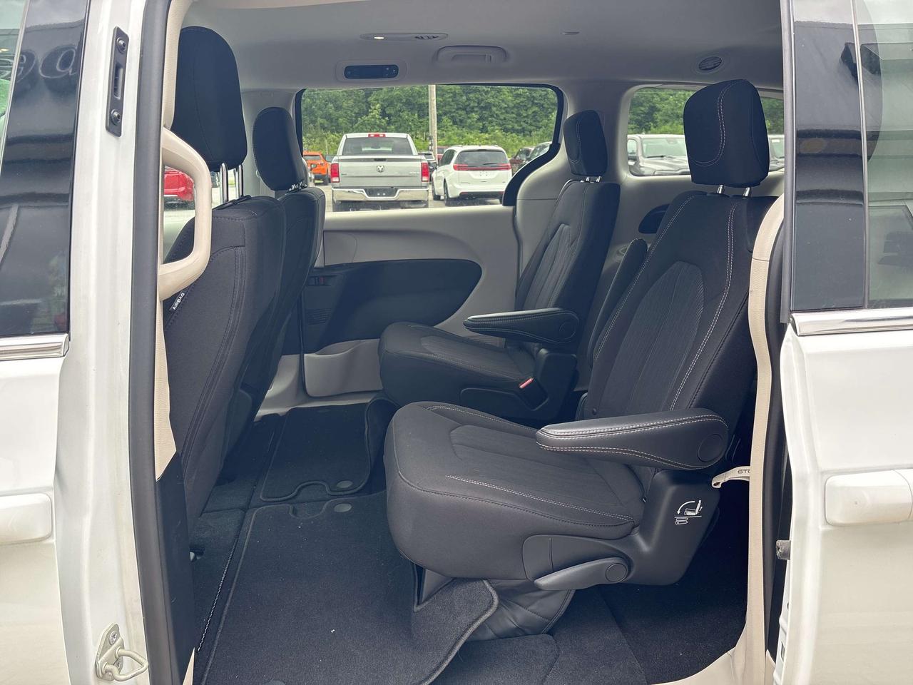 2024 Chrysler Grand Caravan SXT Photo