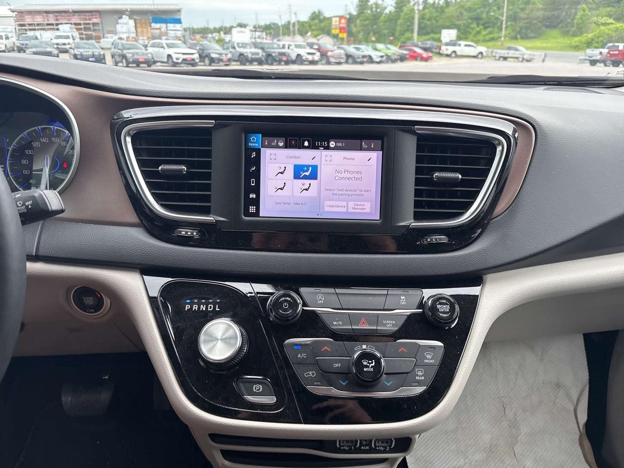 2024 Chrysler Grand Caravan SXT Photo