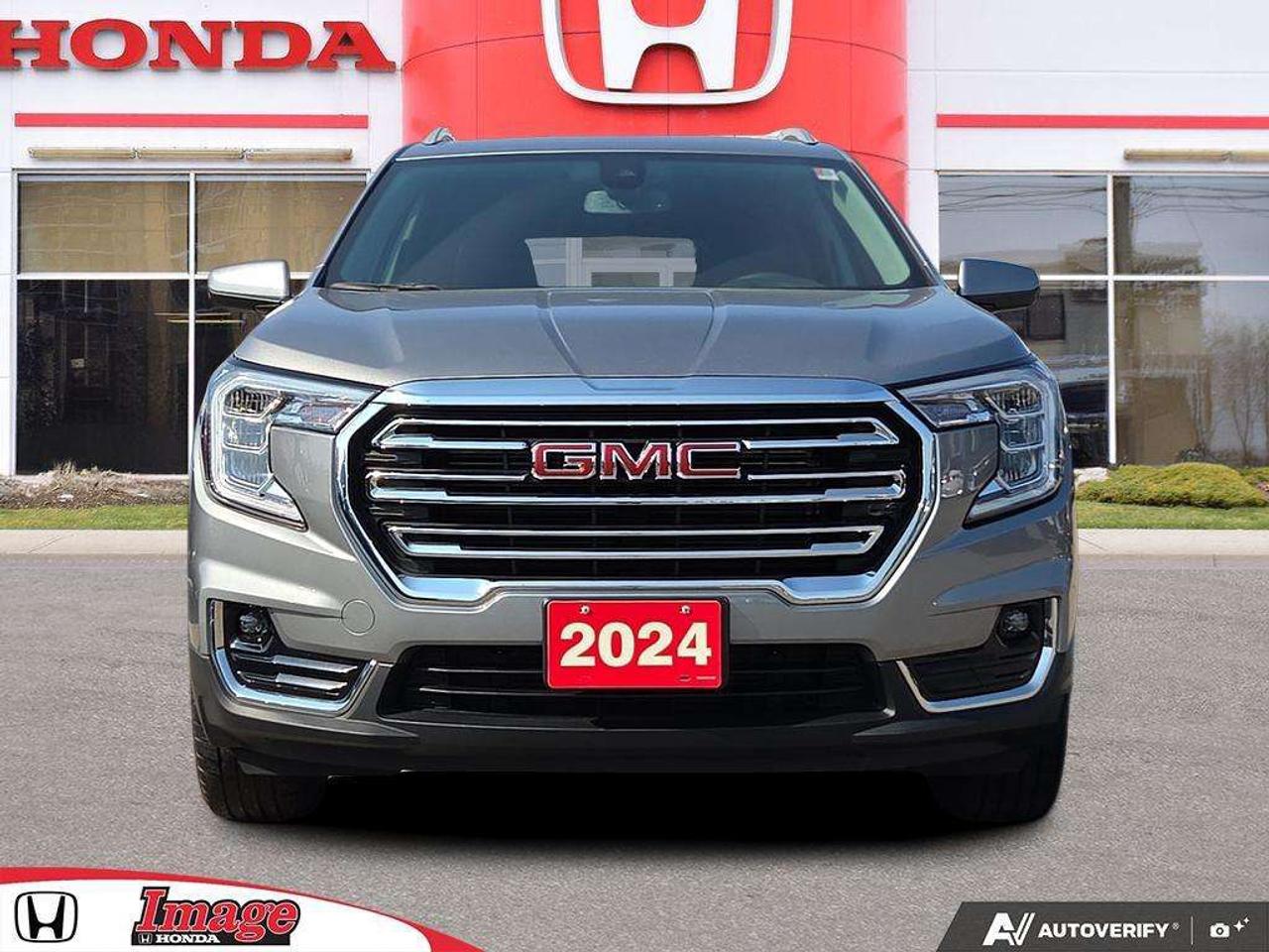 2024 GMC Terrain SLT AWD   WELL MAINTAINED   OFF LEASE   LOW KM Photo
