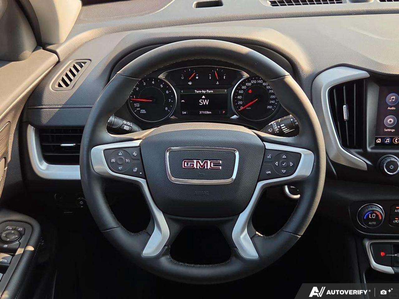 2024 GMC Terrain SLT AWD   WELL MAINTAINED   OFF LEASE   LOW KM Photo