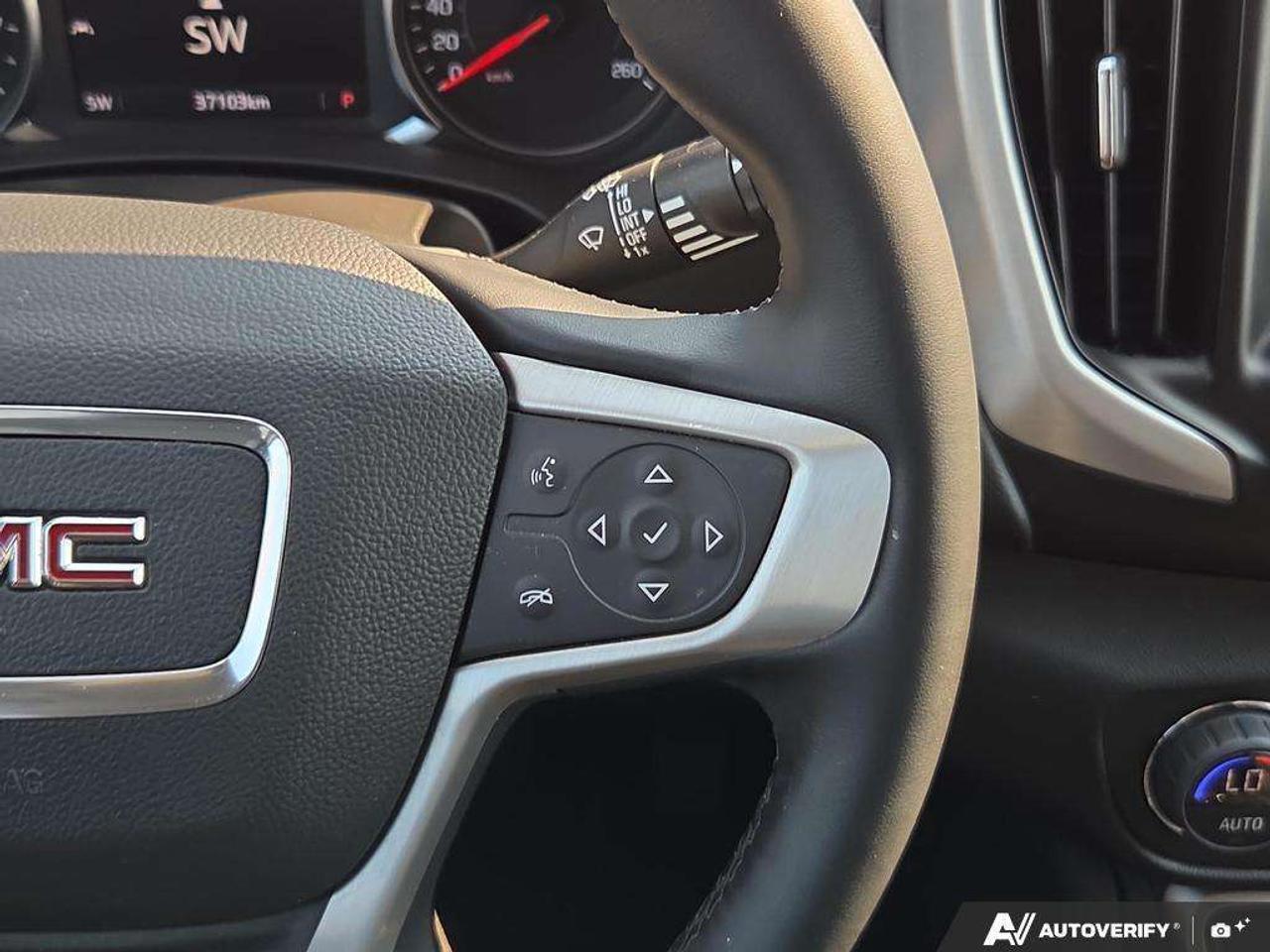 2024 GMC Terrain SLT AWD   WELL MAINTAINED   OFF LEASE   LOW KM Photo