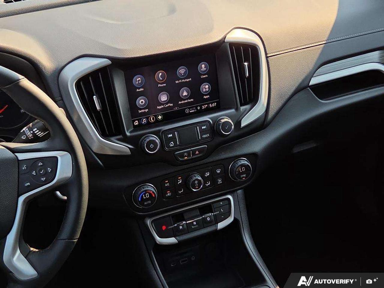 2024 GMC Terrain SLT AWD   WELL MAINTAINED   OFF LEASE   LOW KM Photo