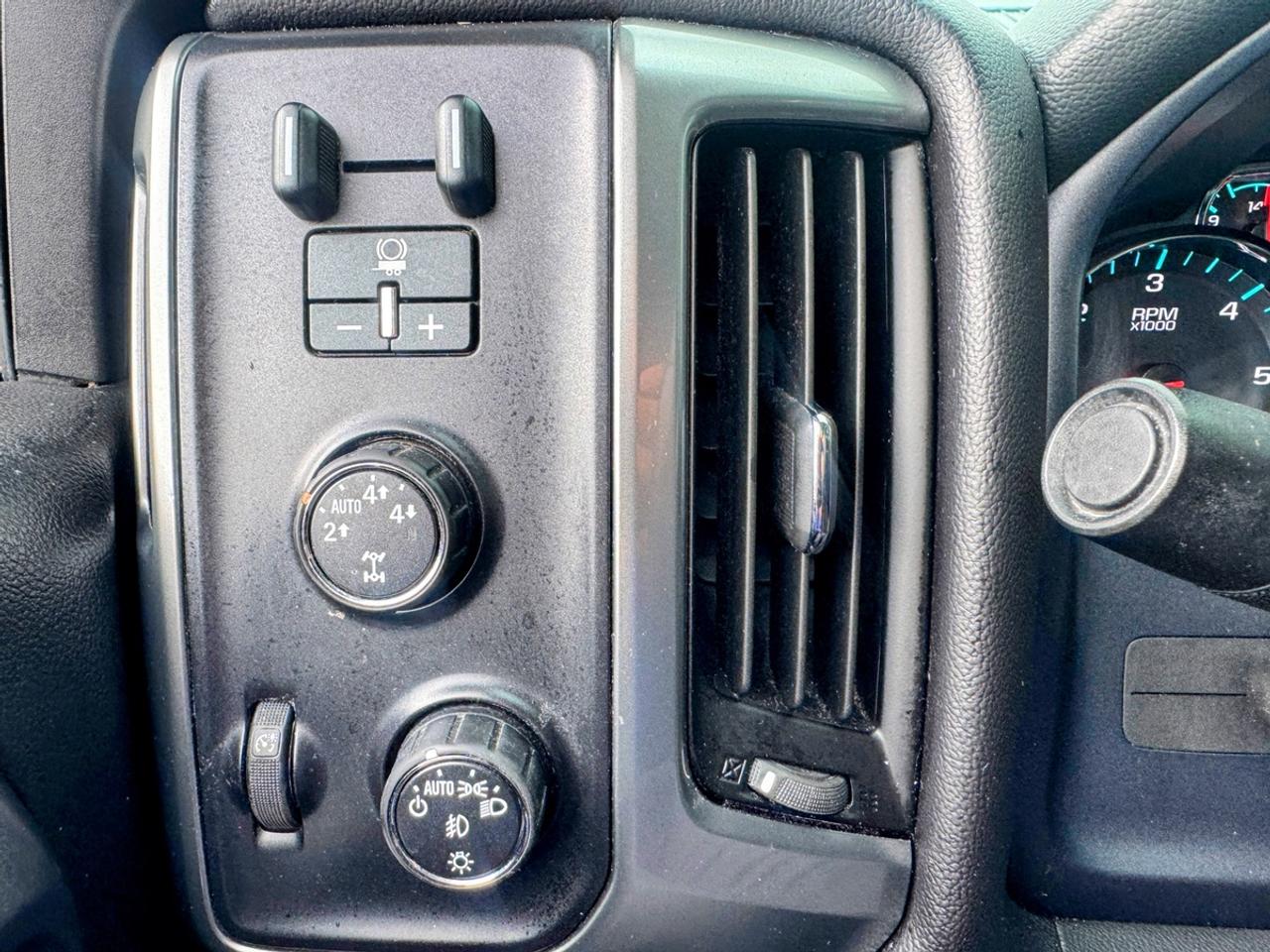 2016 Chevrolet Silverado 1500 LT Photo
