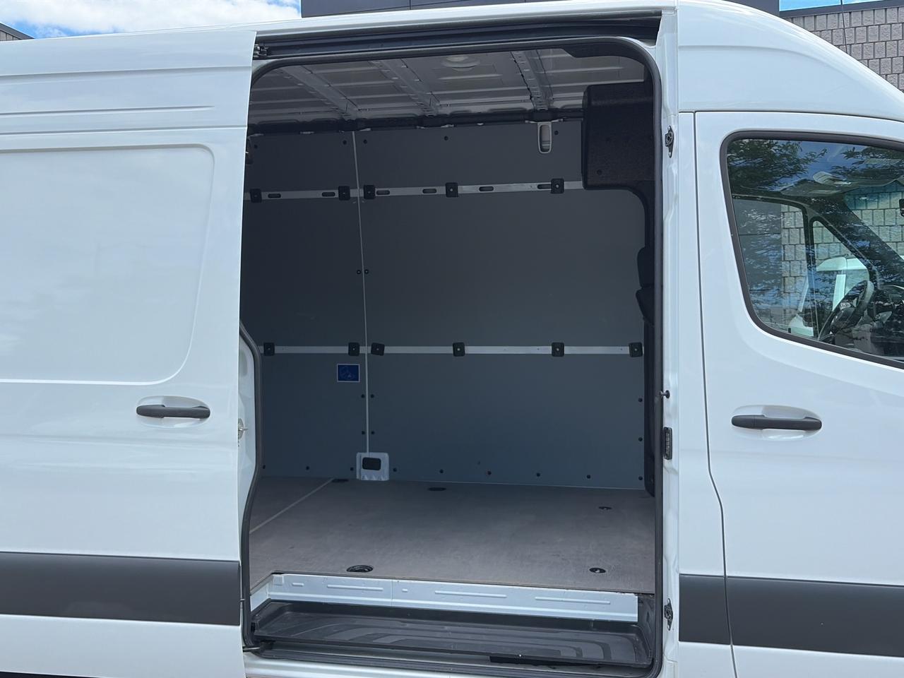 2025 Mercedes-Benz Sprinter 170WB HIGH ROOF, DIESEL, BLIND SPOT, HEATED SEATS Photo