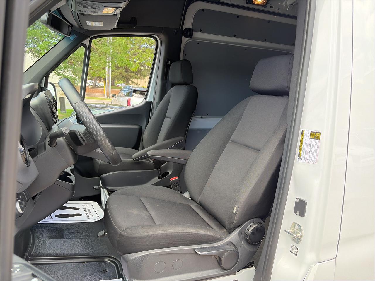 2025 Mercedes-Benz Sprinter 170WB HIGH ROOF, DIESEL, BLIND SPOT, HEATED SEATS Photo