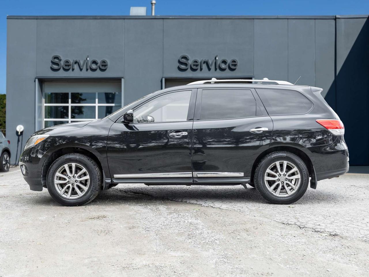2016 Nissan Pathfinder 4WD 4dr SL   AS IS Photo2