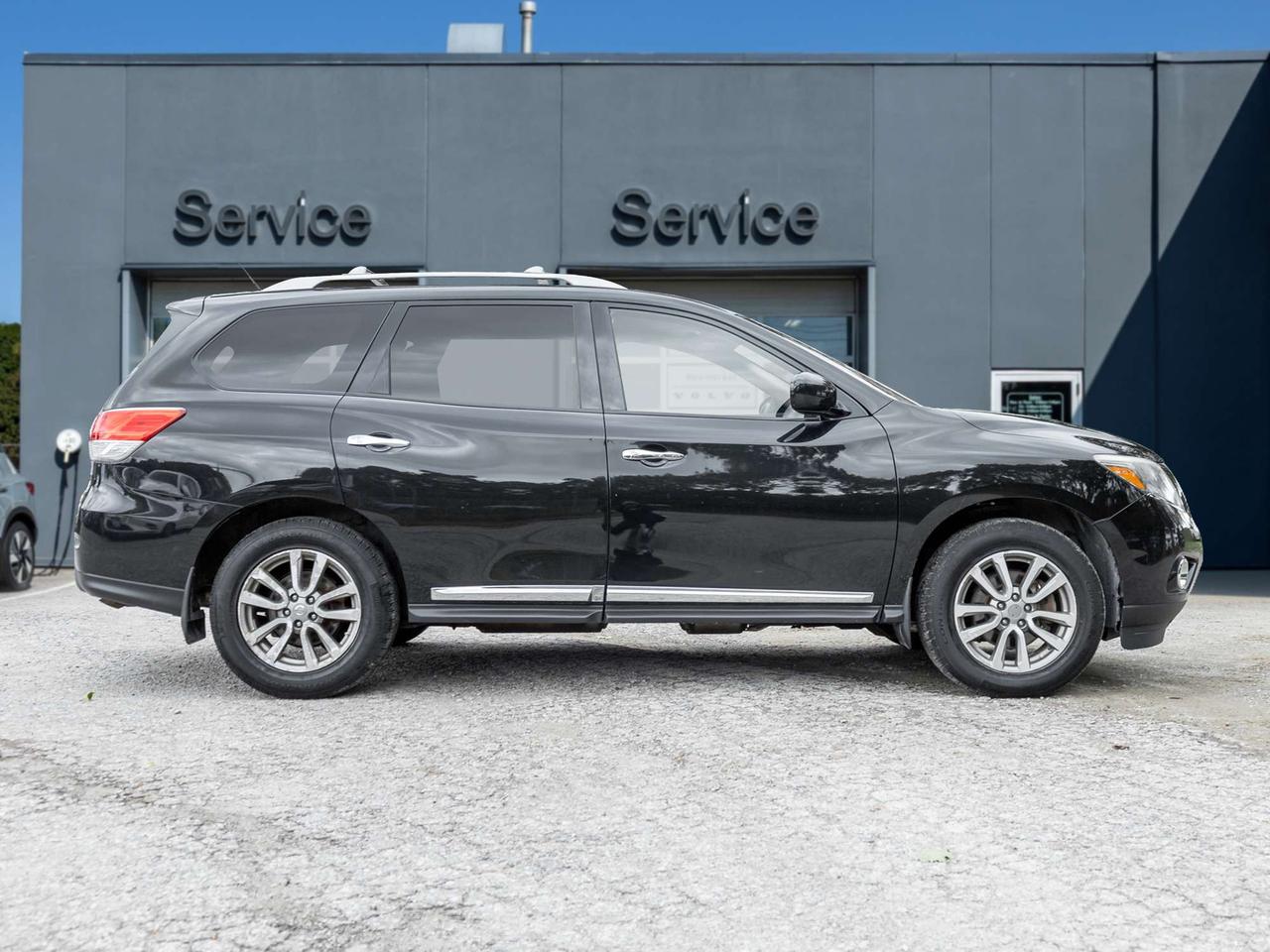 2016 Nissan Pathfinder 4WD 4dr SL   AS IS Photo