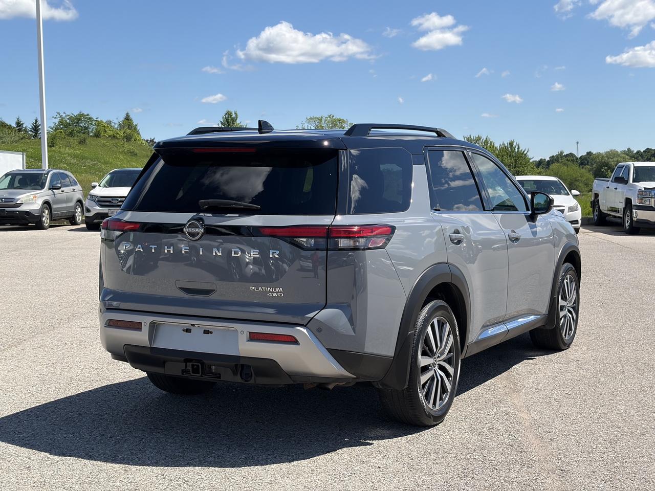 2022 Nissan Pathfinder Platinum AWD   Nav   Pano Roof Heated/Cooled Seats Photo