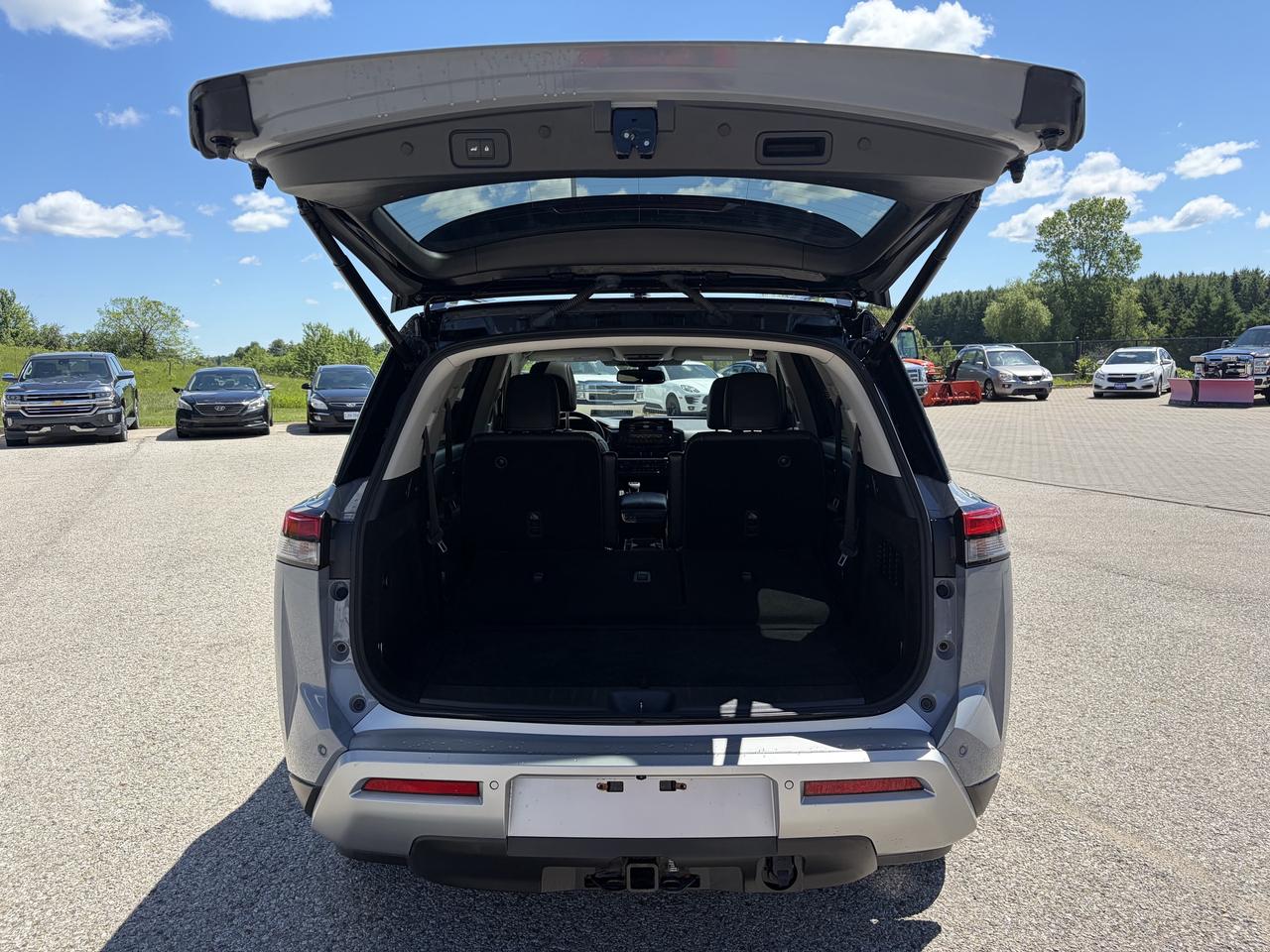 2022 Nissan Pathfinder Platinum AWD   Nav   Pano Roof Heated/Cooled Seats Photo