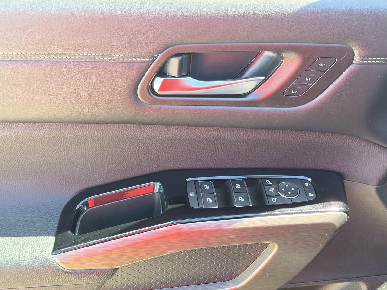 2022 Nissan Pathfinder Platinum AWD   Nav   Pano Roof Heated/Cooled Seats Photo