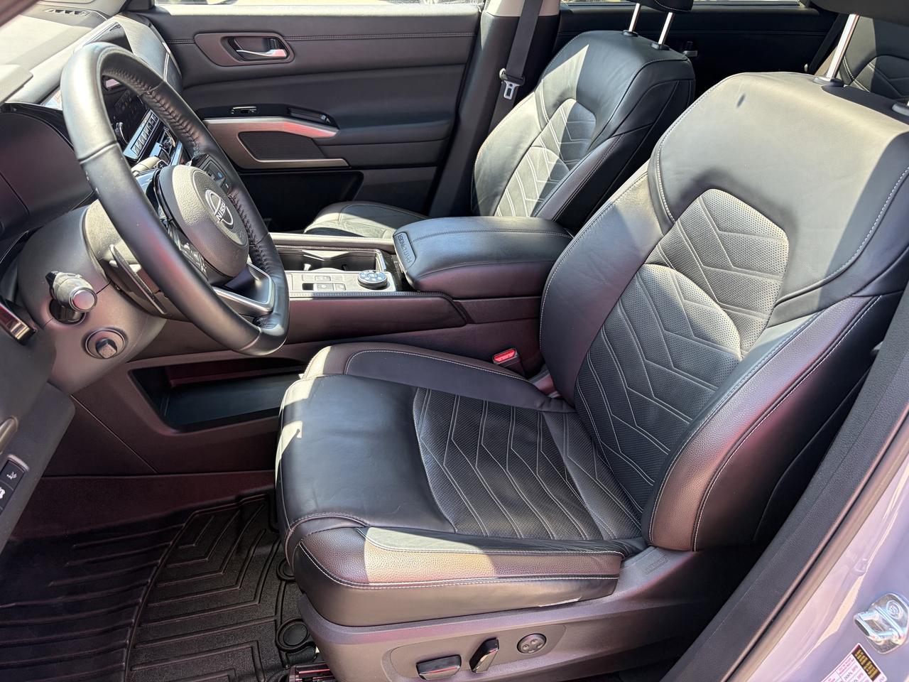 2022 Nissan Pathfinder Platinum AWD   Nav   Pano Roof Heated/Cooled Seats Photo