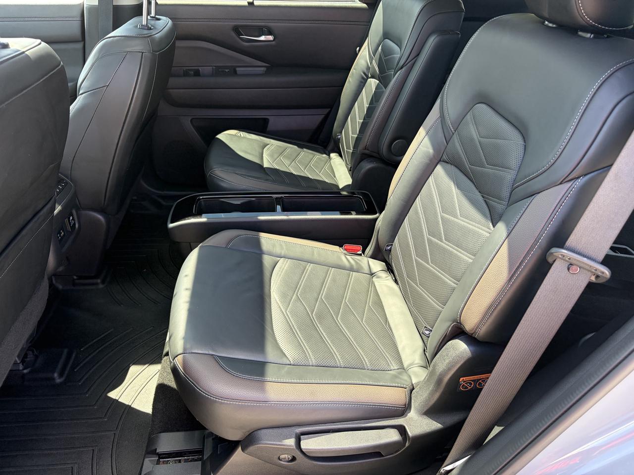 2022 Nissan Pathfinder Platinum AWD   Nav   Pano Roof Heated/Cooled Seats Photo