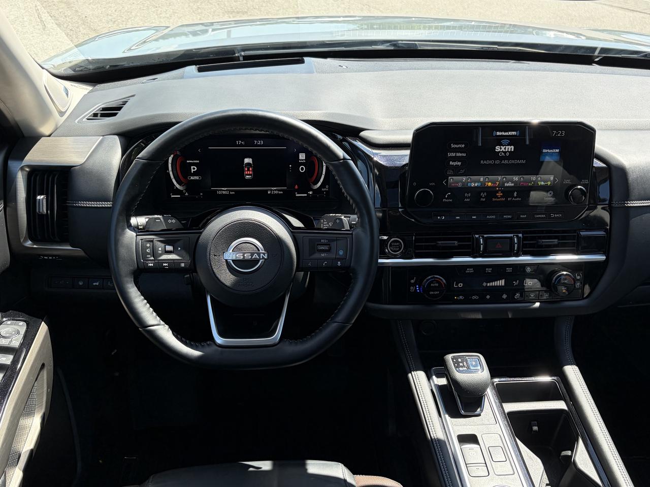 2022 Nissan Pathfinder Platinum AWD   Nav   Pano Roof Heated/Cooled Seats Photo