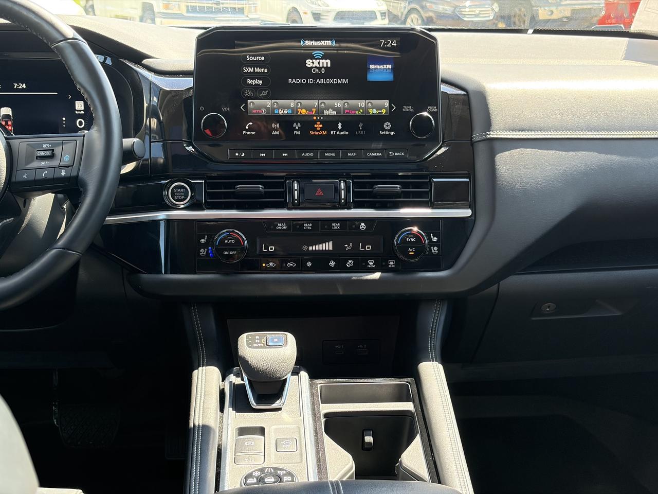 2022 Nissan Pathfinder Platinum AWD   Nav   Pano Roof Heated/Cooled Seats Photo