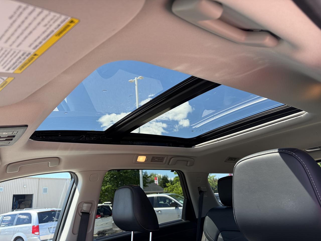 2022 Nissan Pathfinder Platinum AWD   Nav   Pano Roof Heated/Cooled Seats Photo