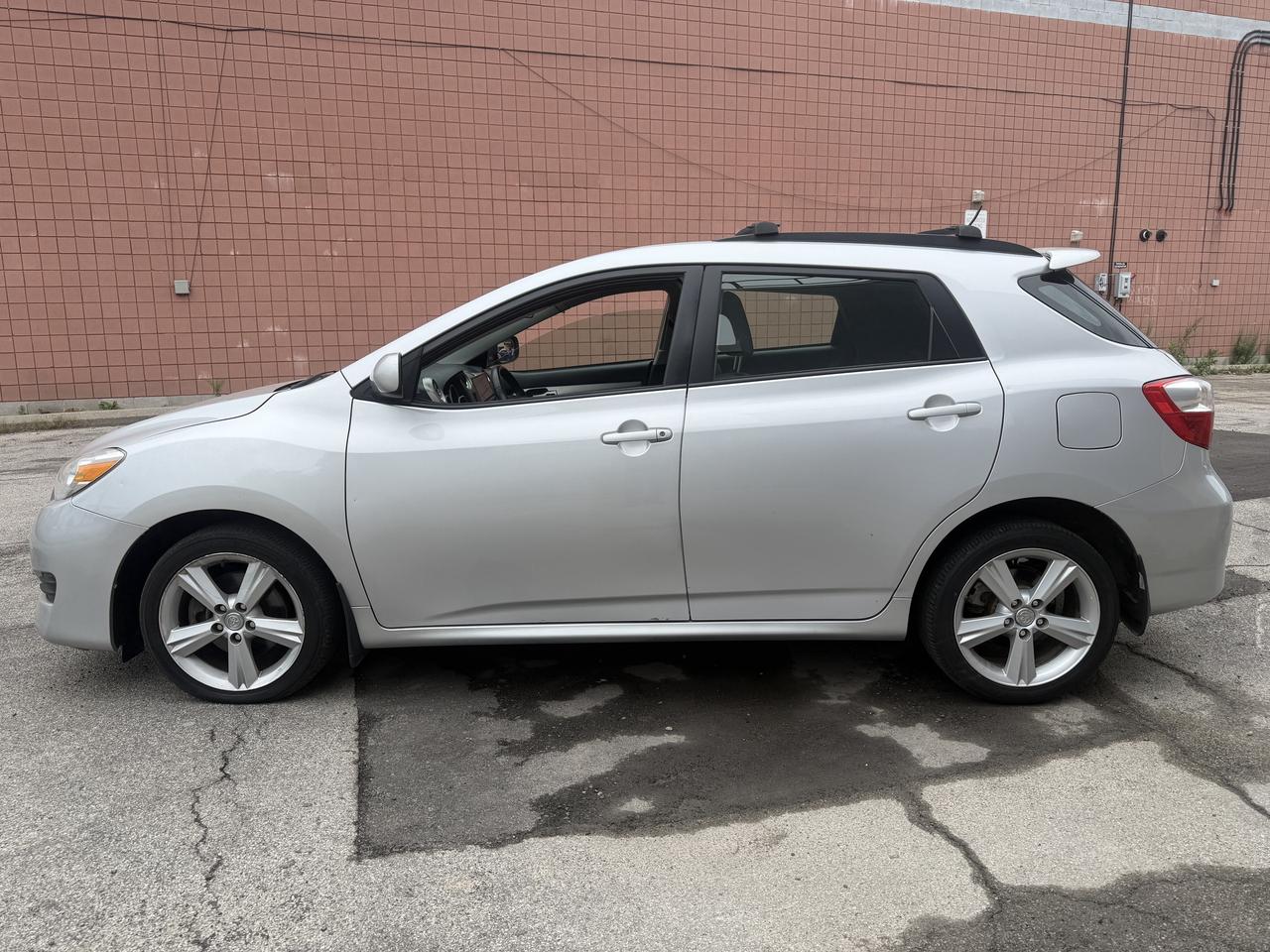 2009 Toyota Matrix 4dr Wgn Auto AWD !!! VERY RARE FIND ! CERTIFIED !! Photo