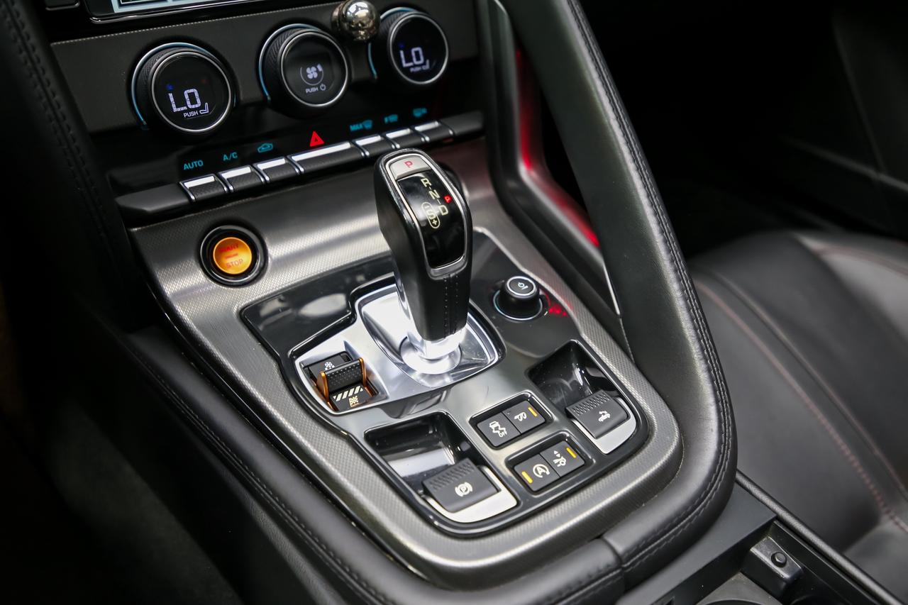 2017 Jaguar F-Type S CONVERTIBLE AWD 380HP NOACCIDENT SERVICED LOWKMS Photo