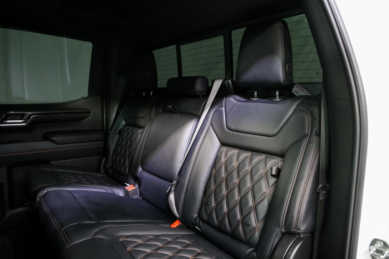 2024 GMC Sierra 1500 4X4 HARLEY DAVIDSON EDITION AT4 CREW 6.2L V8 RARE Photo