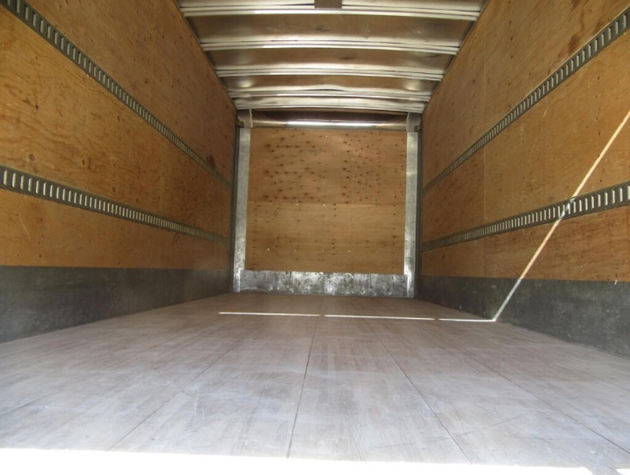 2024 Isuzu NPR GAS 20FT HIGH & WIDE BOX POWER LIFT GATE Photo