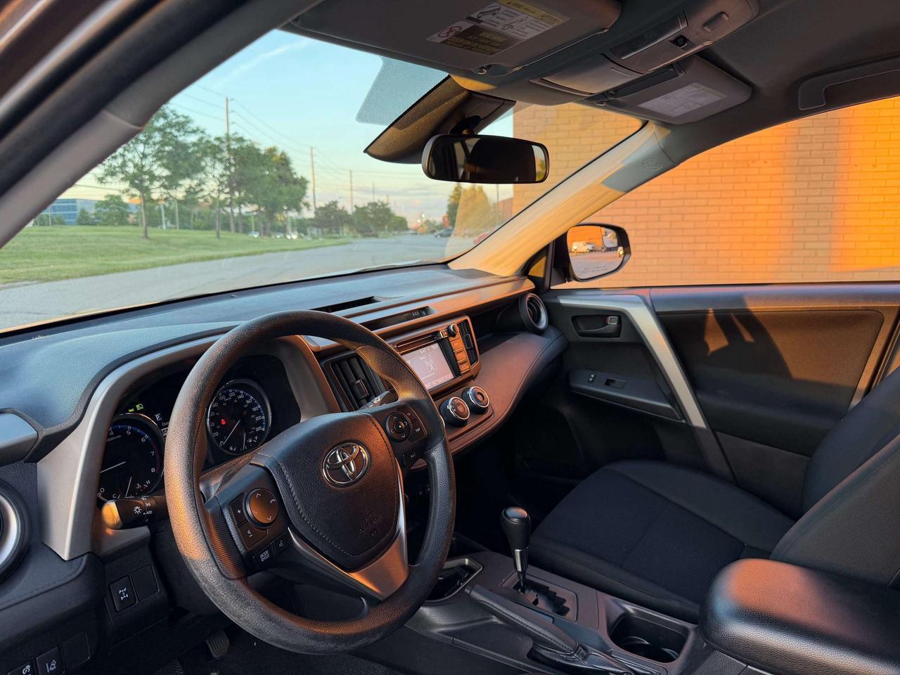 2018 Toyota RAV4 LE AWD CERTIFIED ONLY 89,000km Photo