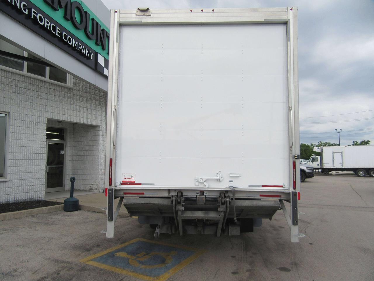 2023 Isuzu NRR DIESEL 20FT HIGH & WIDE BOX POWER LIFTGATE Photo