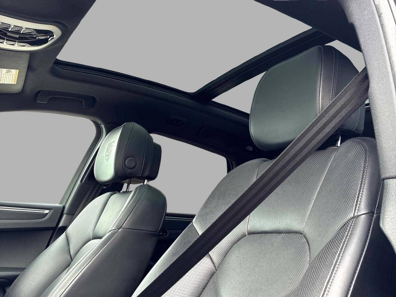 2018 Porsche Macan AWD Navi Panoramic Sunroof Photo