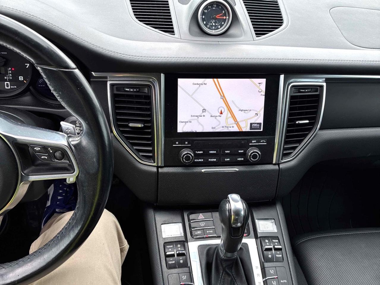 2018 Porsche Macan AWD Navi Panoramic Sunroof Photo
