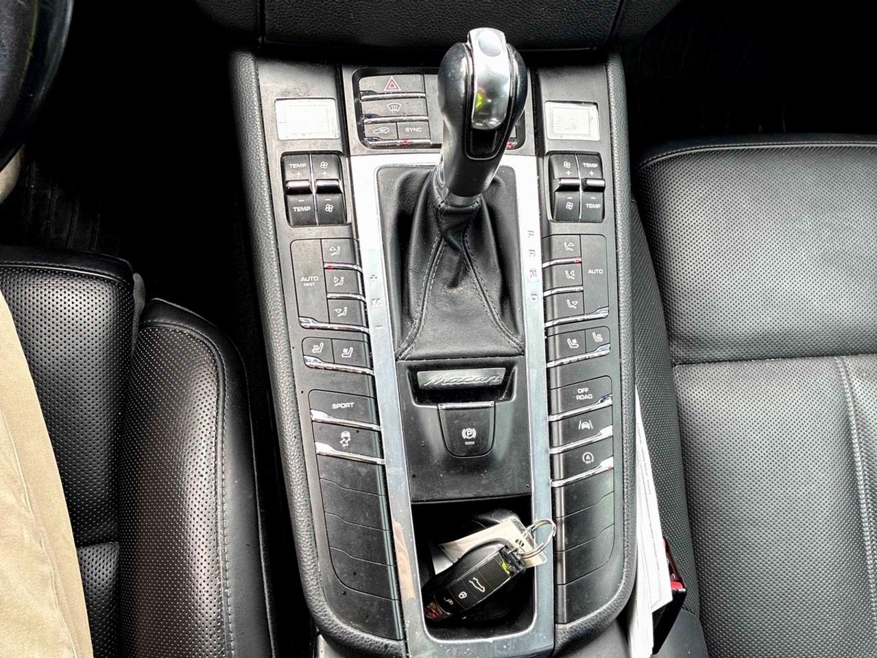 2018 Porsche Macan AWD Navi Panoramic Sunroof Photo