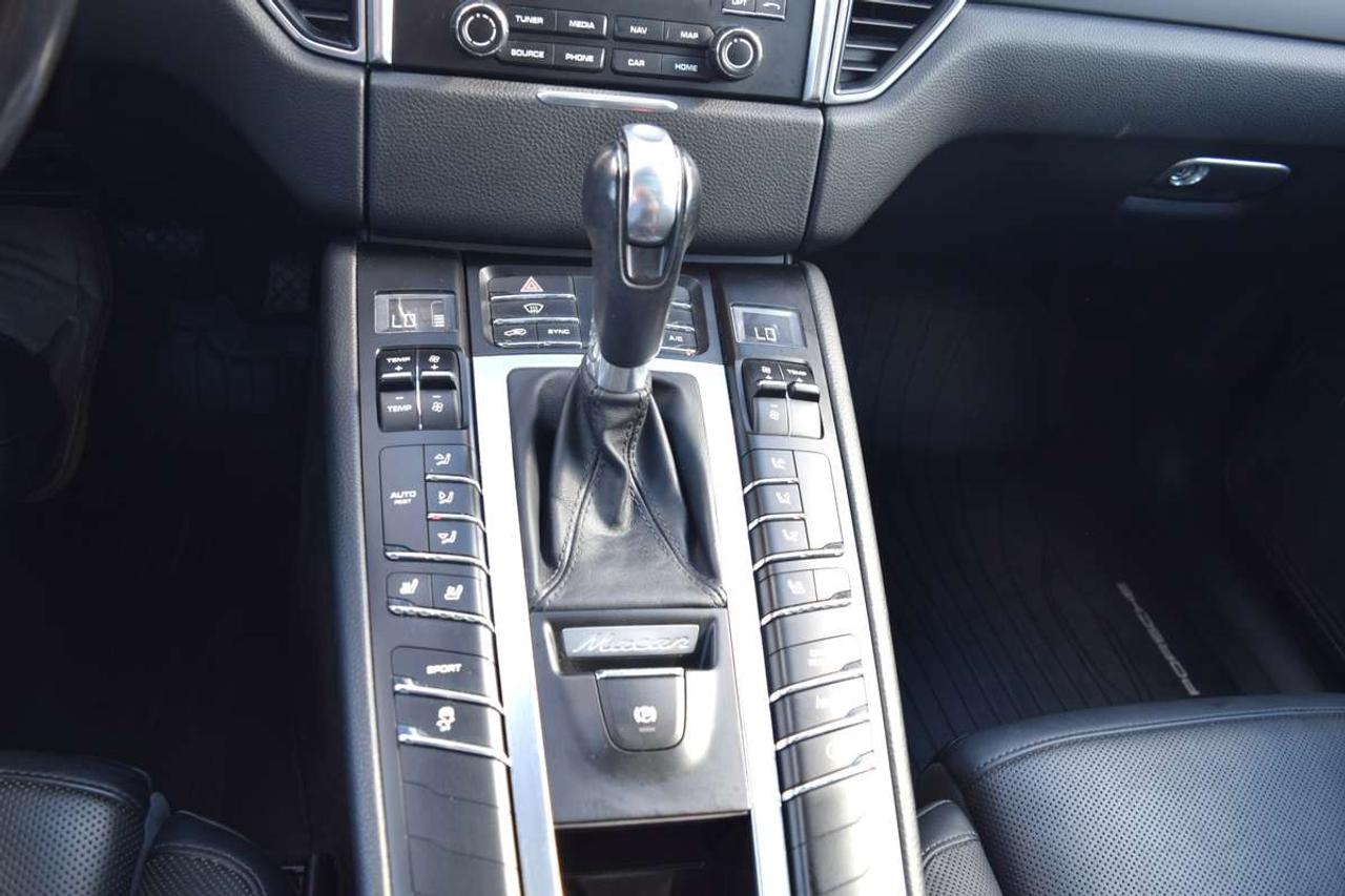 2018 Porsche Macan AWD Navi Panoramic Sunroof Photo