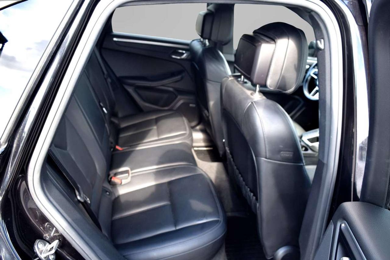 2018 Porsche Macan AWD Navi Panoramic Sunroof Photo