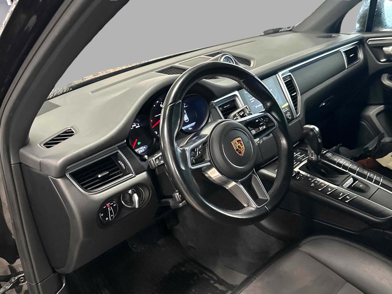 2017 Porsche Macan AWD Navi Panoramic Sunroof Photo