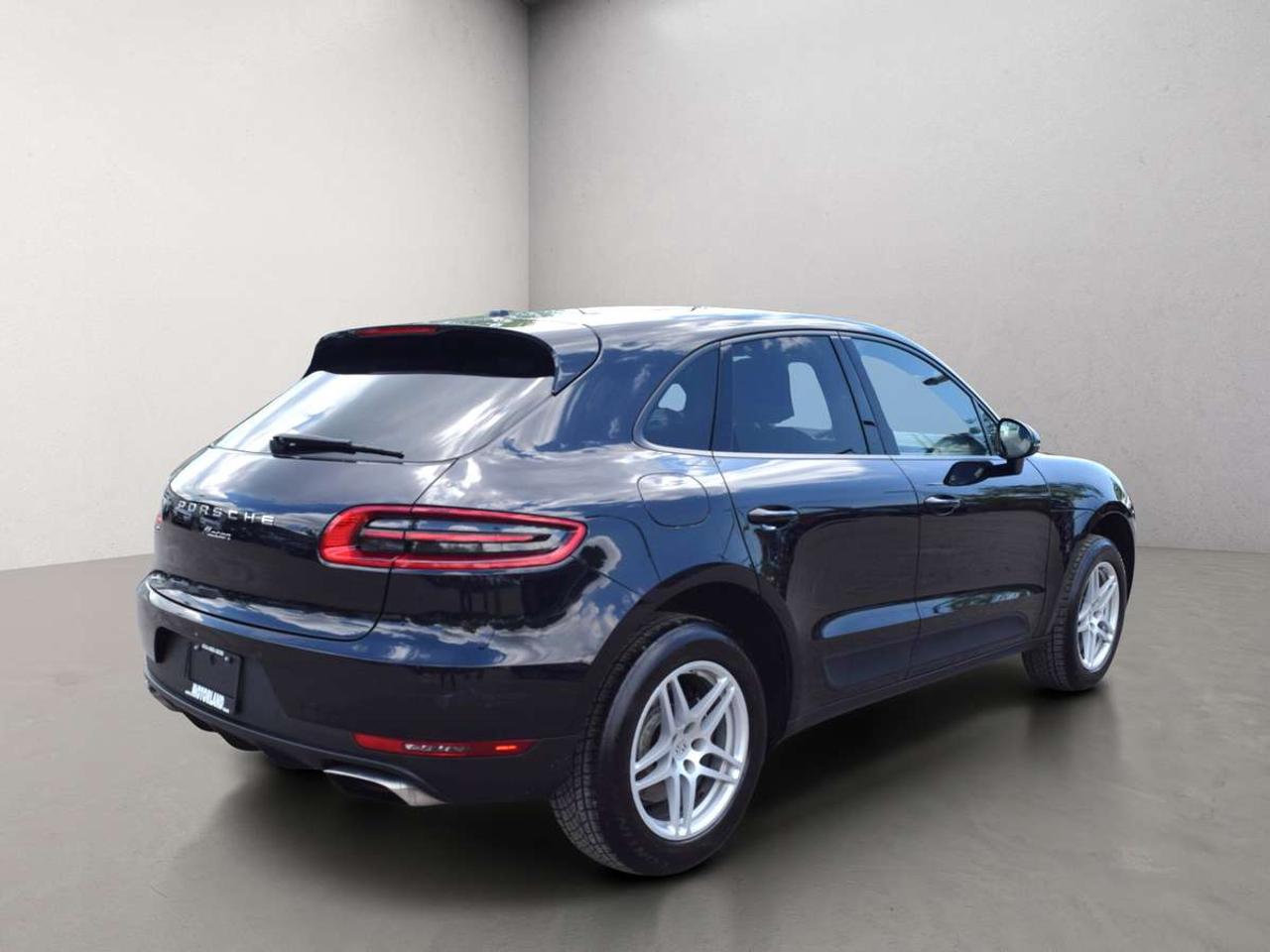 2017 Porsche Macan AWD Navi Panoramic Sunroof Photo