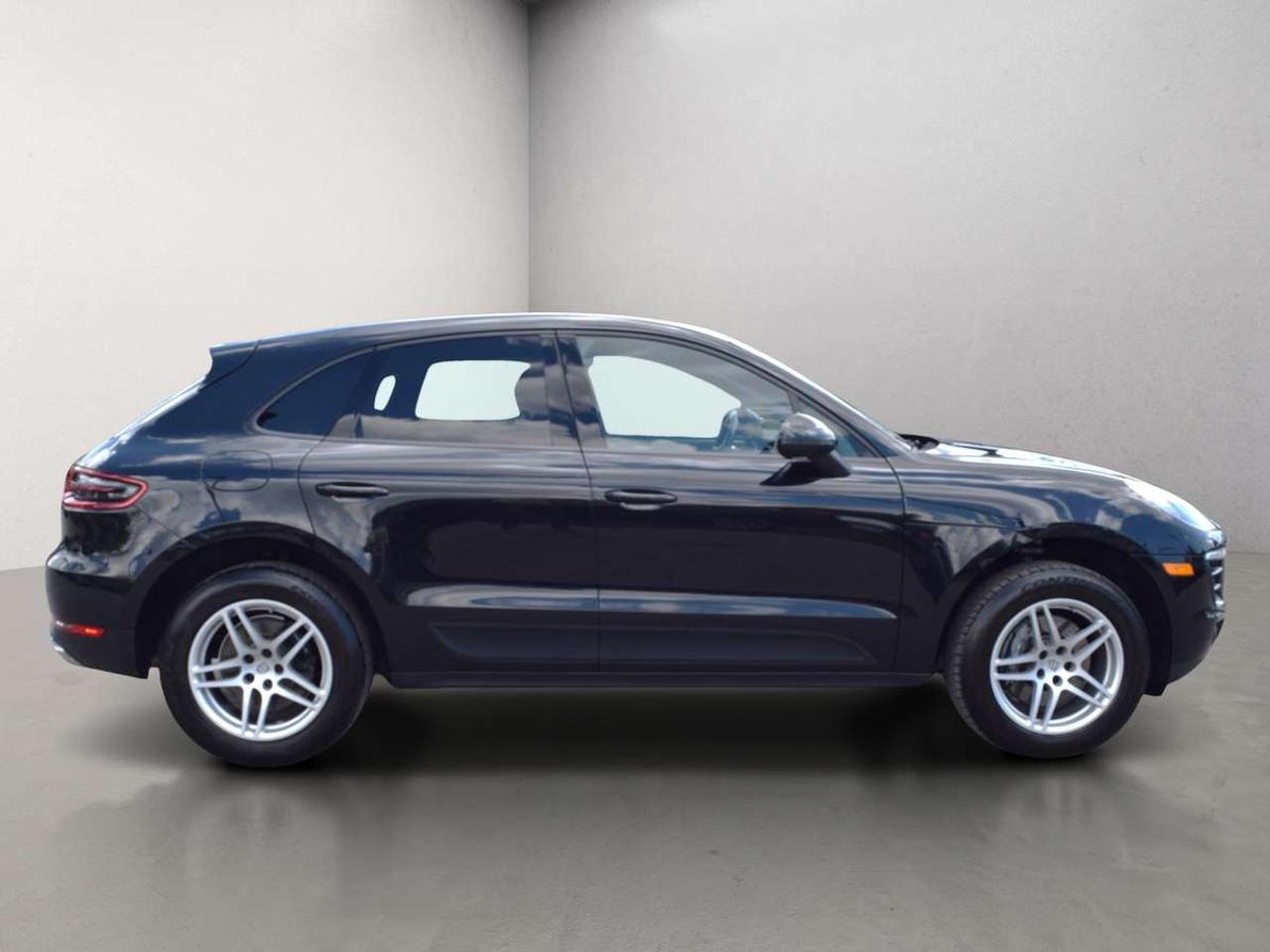 2017 Porsche Macan AWD Navi Panoramic Sunroof Photo
