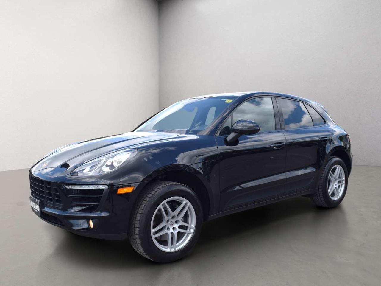 2017 Porsche Macan AWD Navi Panoramic Sunroof Photo