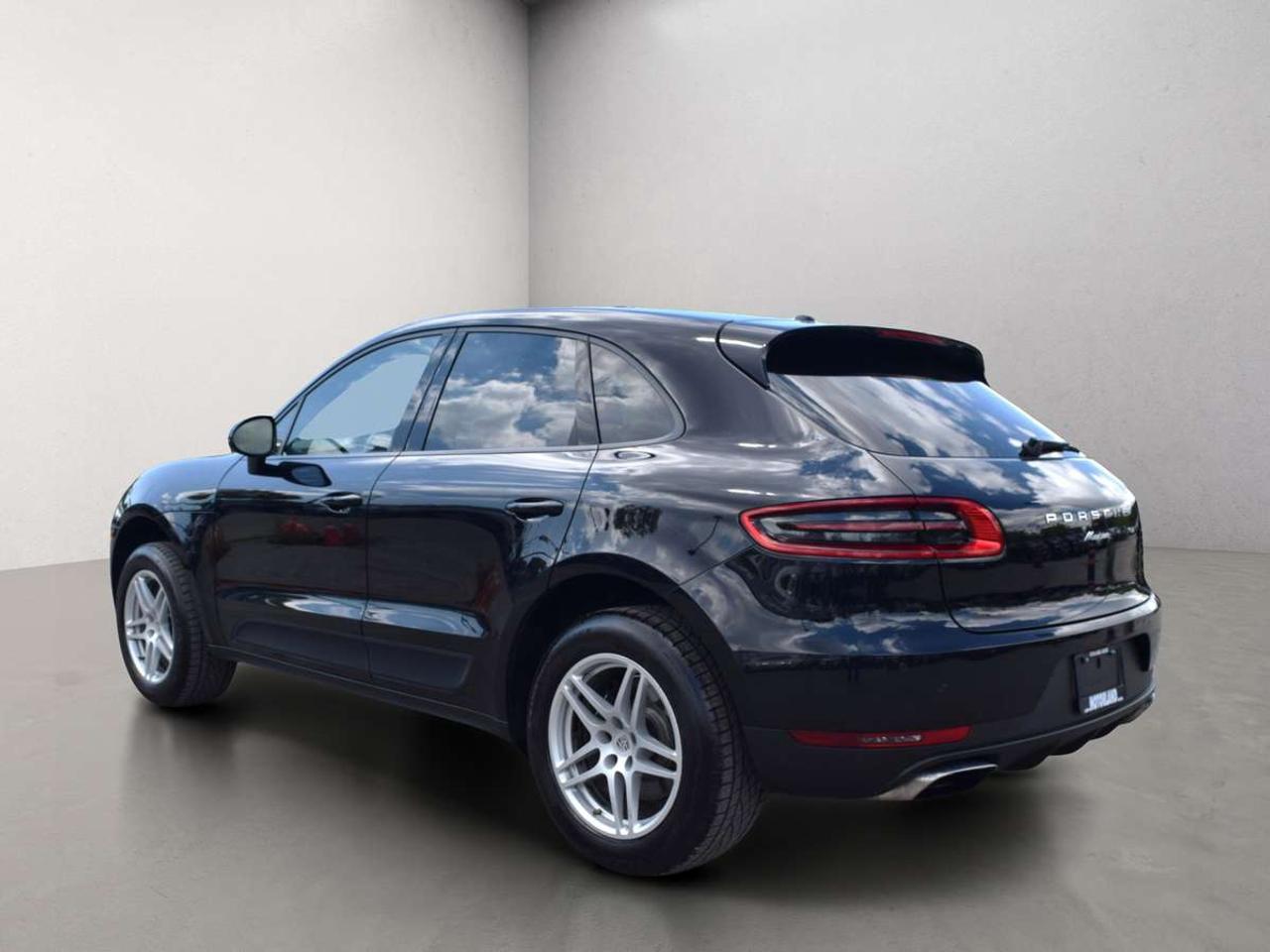 2017 Porsche Macan AWD Navi Panoramic Sunroof Photo