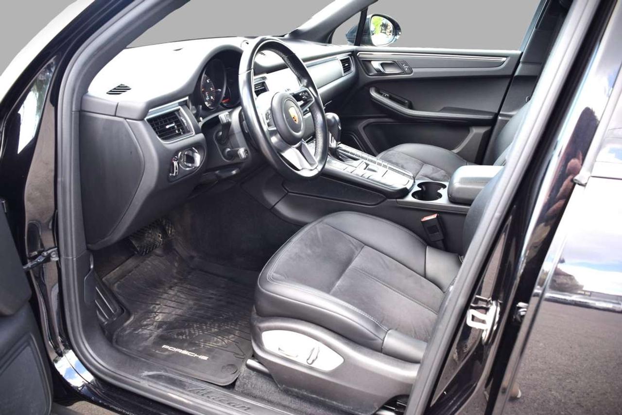 2017 Porsche Macan AWD Navi Panoramic Sunroof Photo