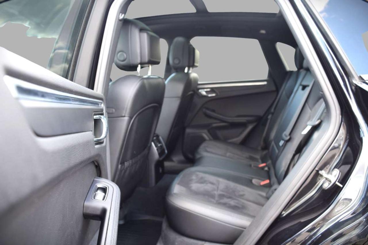 2017 Porsche Macan AWD Navi Panoramic Sunroof Photo