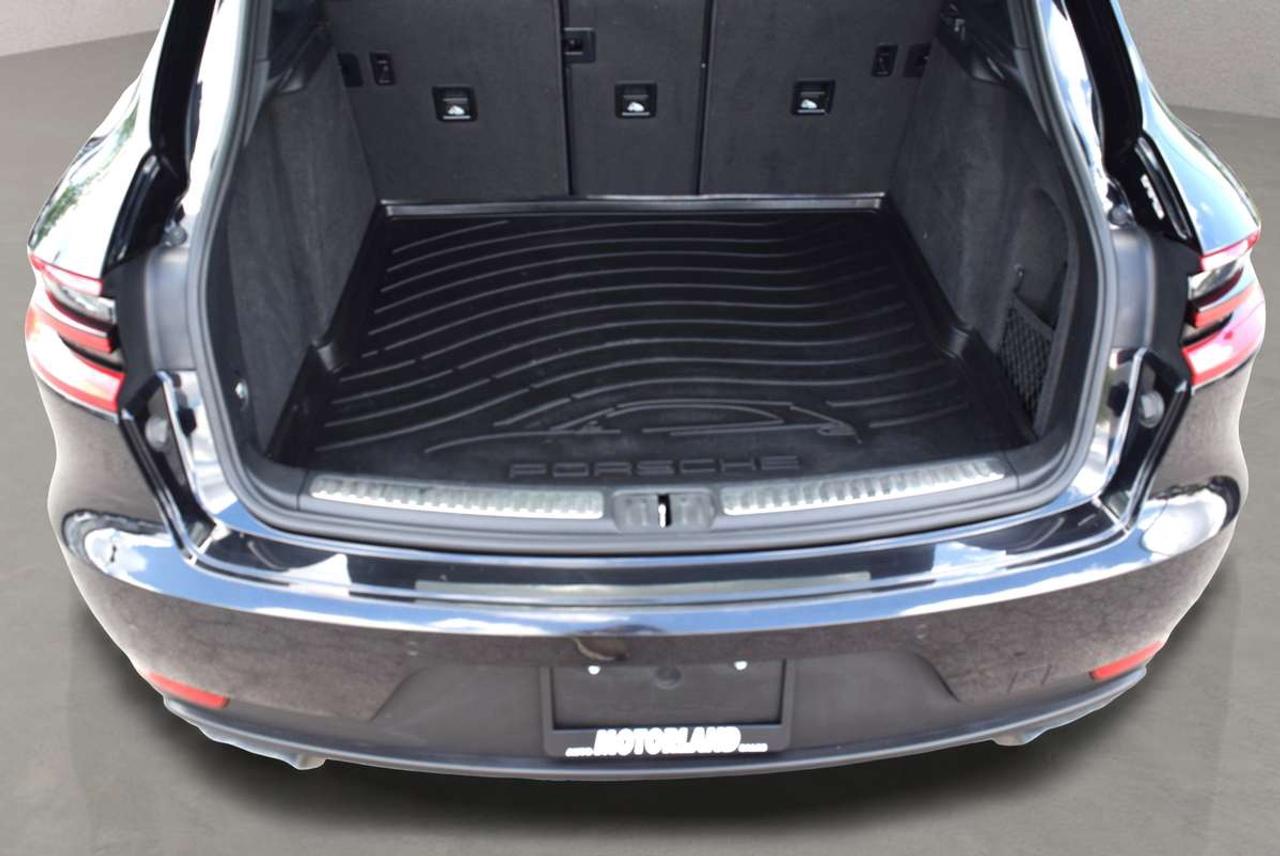 2017 Porsche Macan AWD Navi Panoramic Sunroof Photo