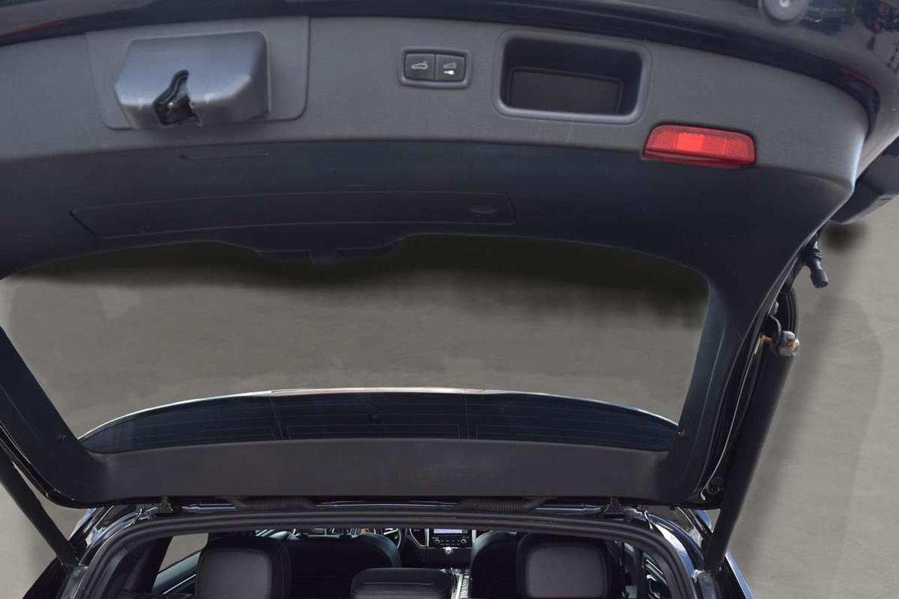 2017 Porsche Macan AWD Navi Panoramic Sunroof Photo