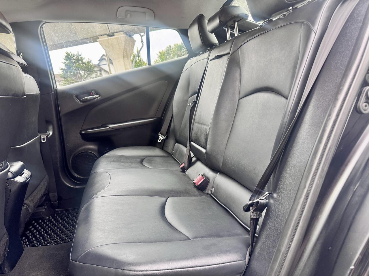 2020 Toyota Prius FINANCING AVAILABLE Photo14
