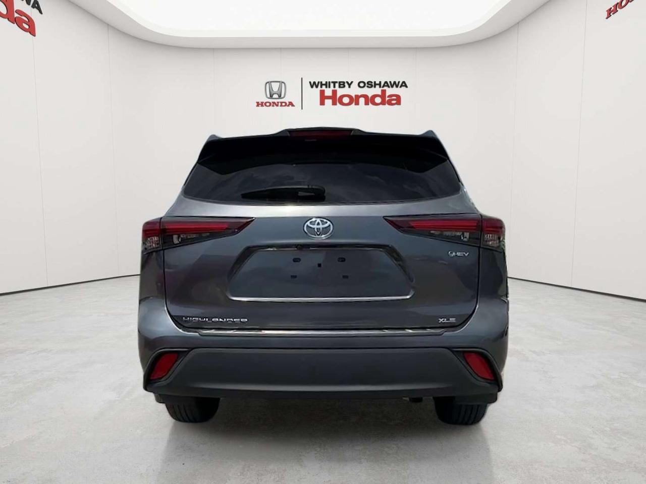2025 Toyota Highlander XLE Photo
