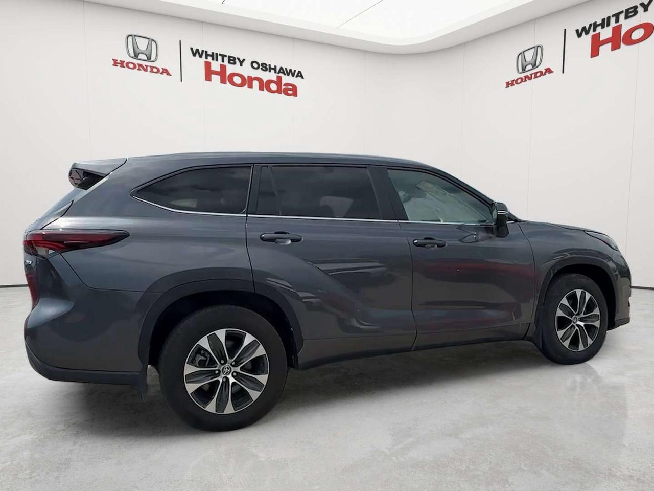 2025 Toyota Highlander XLE Photo