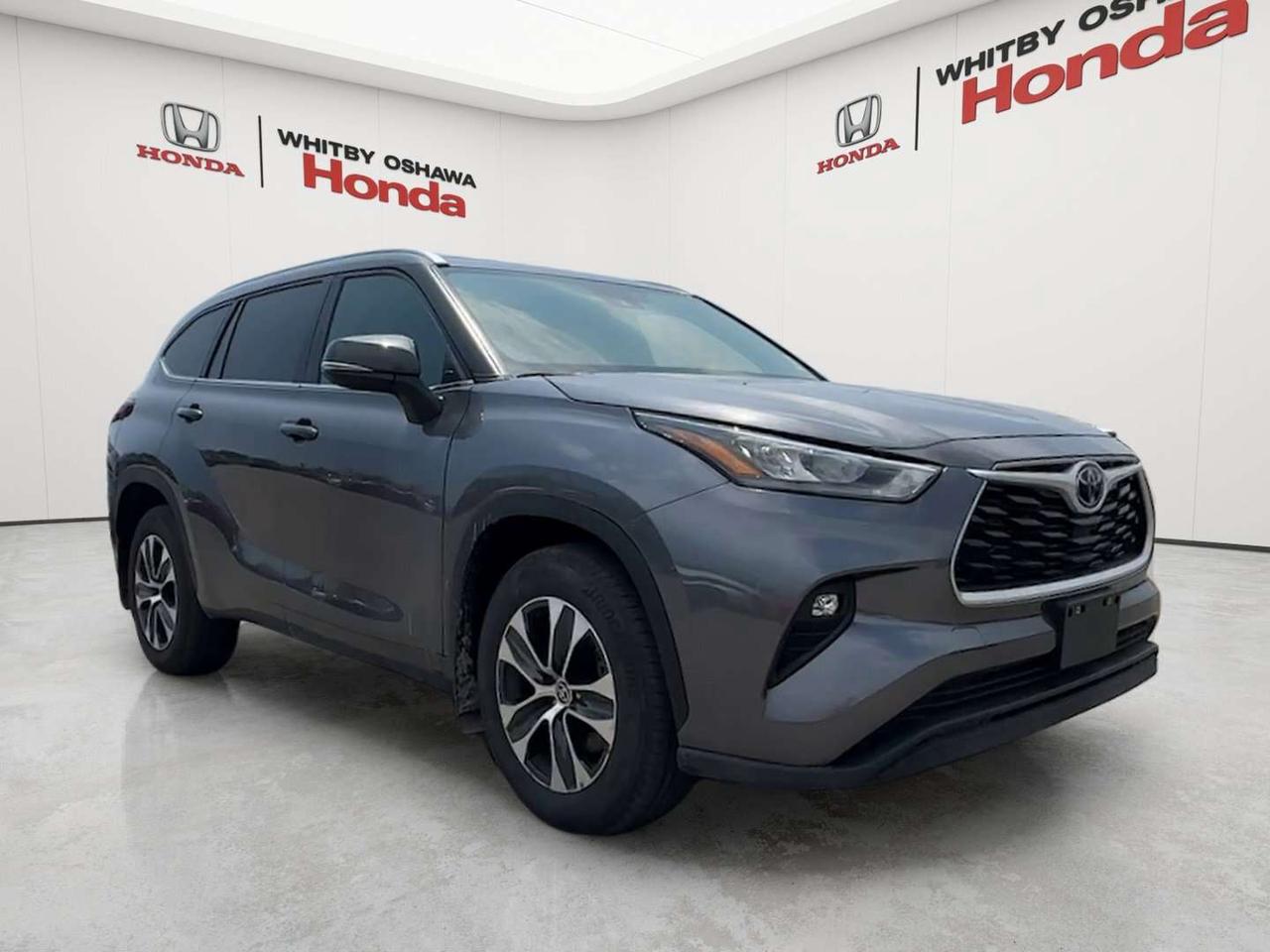 2025 Toyota Highlander XLE Photo