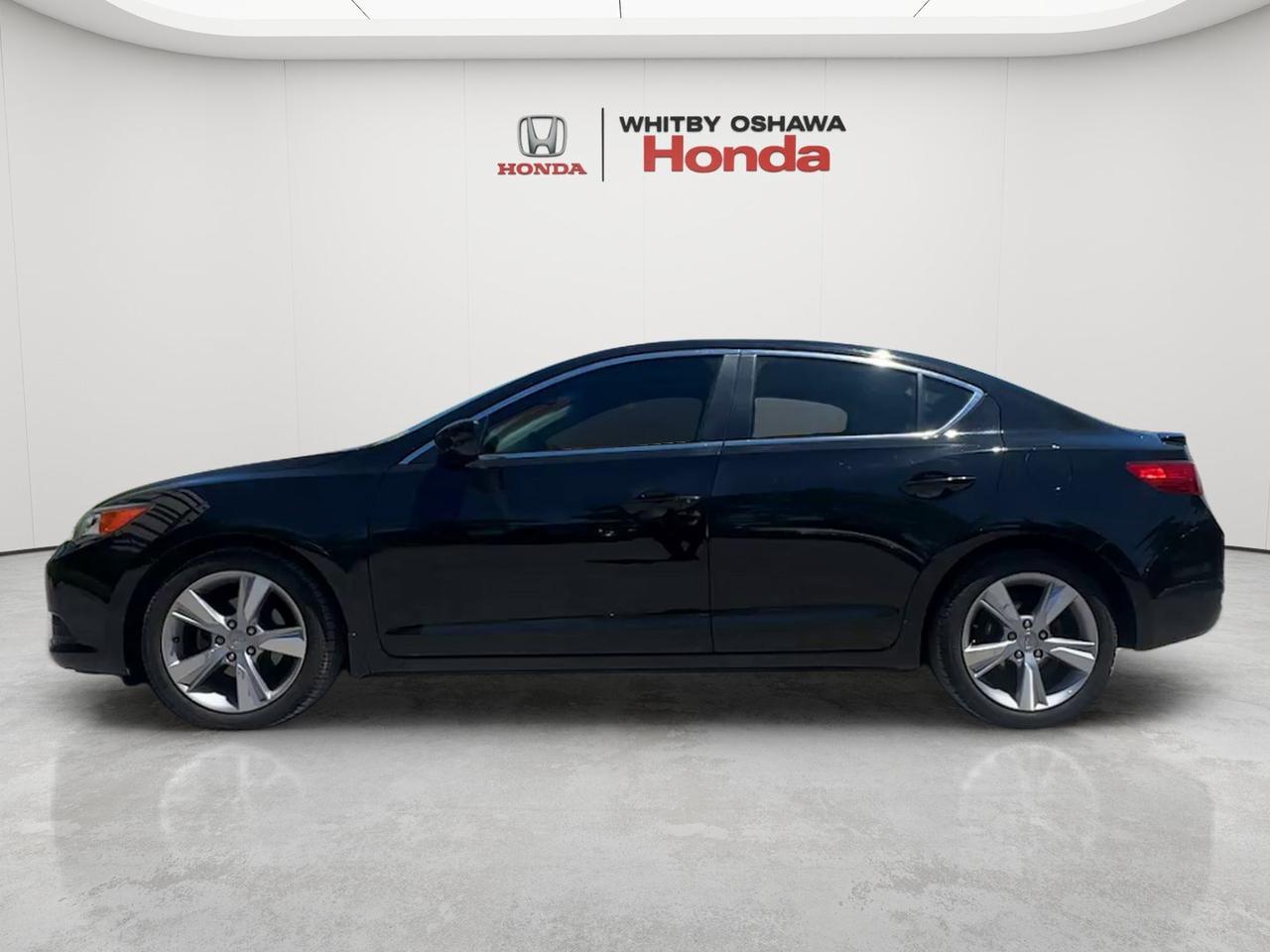 2013 Acura ILX 4dr Sdn Tech Pkg Photo