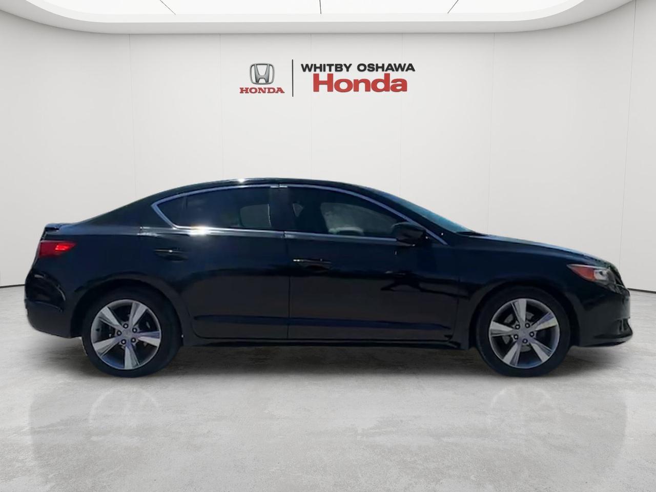 2013 Acura ILX 4dr Sdn Tech Pkg Photo