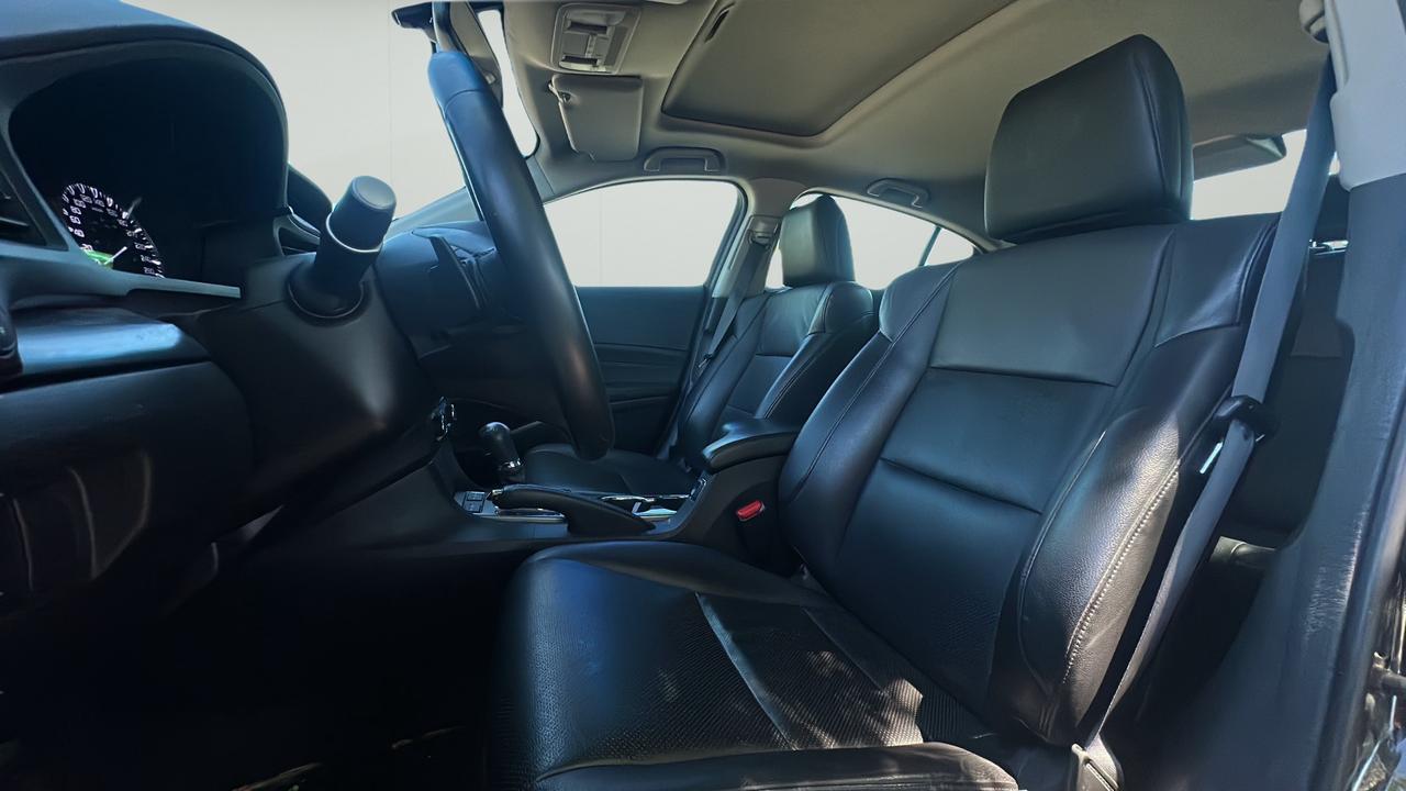 2013 Acura ILX 4dr Sdn Tech Pkg Photo