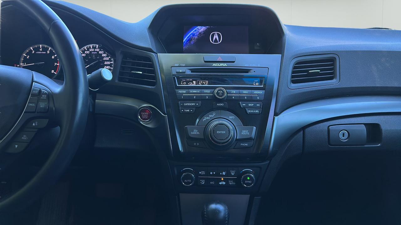 2013 Acura ILX 4dr Sdn Tech Pkg Photo