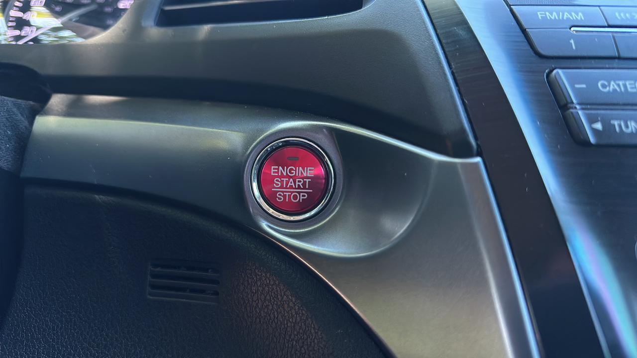 2013 Acura ILX 4dr Sdn Tech Pkg Photo