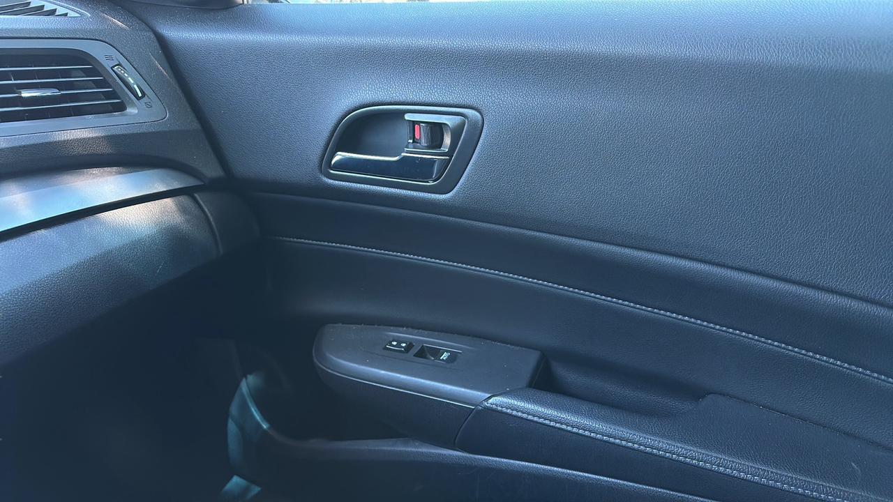 2013 Acura ILX 4dr Sdn Tech Pkg Photo