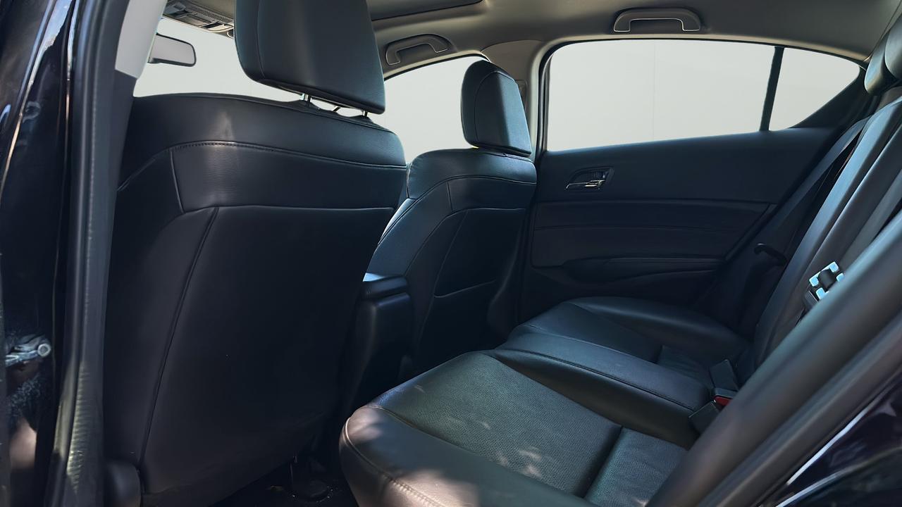 2013 Acura ILX 4dr Sdn Tech Pkg Photo
